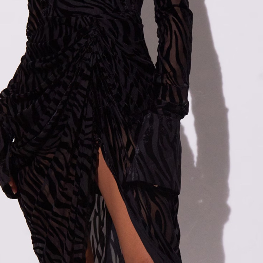 NWT🖤PrettyLittleThing Black Zebra Devore High Neck Draped Midi Dress Sz 4US - Picture 3 of 13